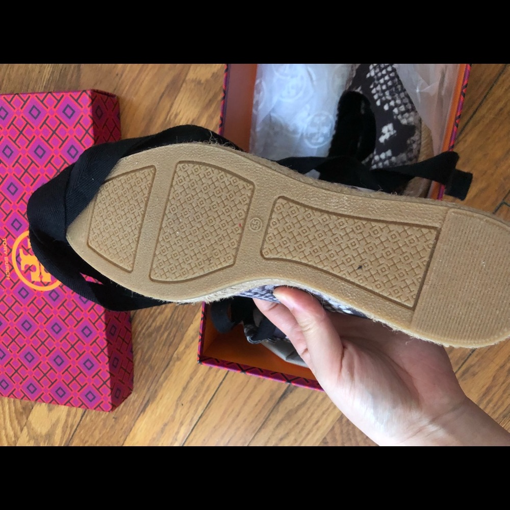 Tory Burch，NEW！Ankle Wrap Wedge - Picture 3 of 4